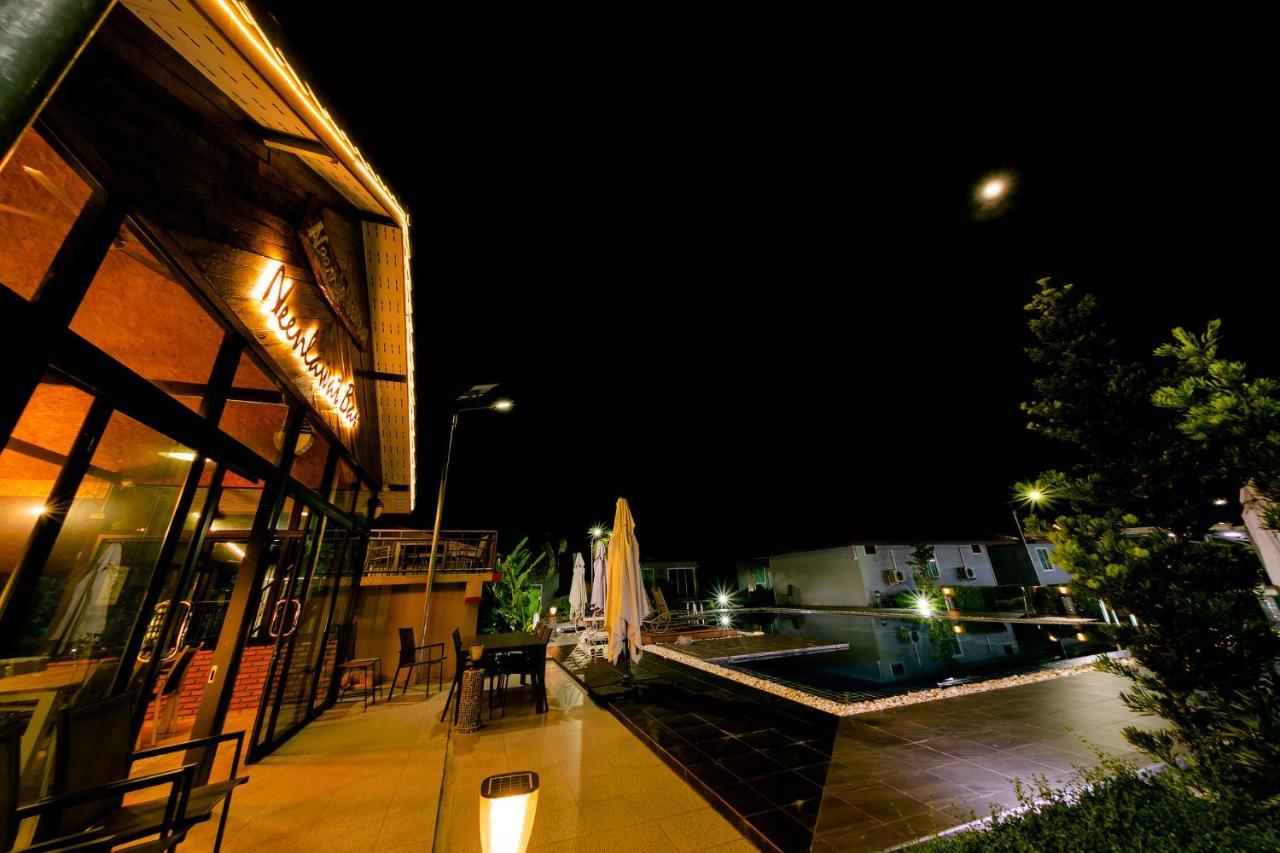 Neenlawat Riverside Surat Thani Extérieur photo