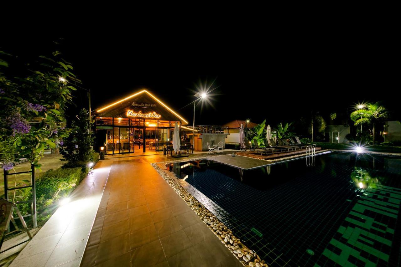 Neenlawat Riverside Surat Thani Extérieur photo
