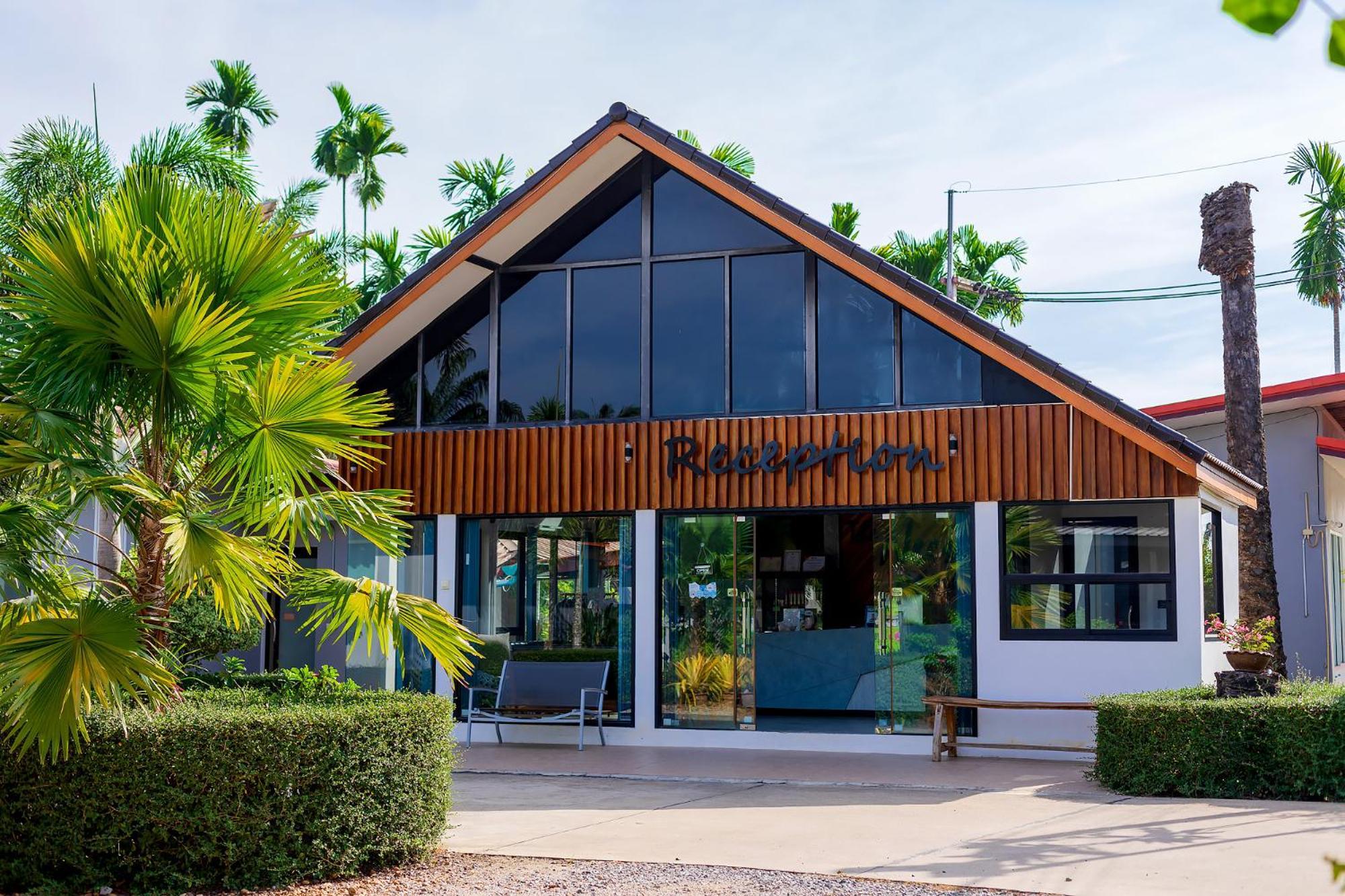 Neenlawat Riverside Surat Thani Extérieur photo
